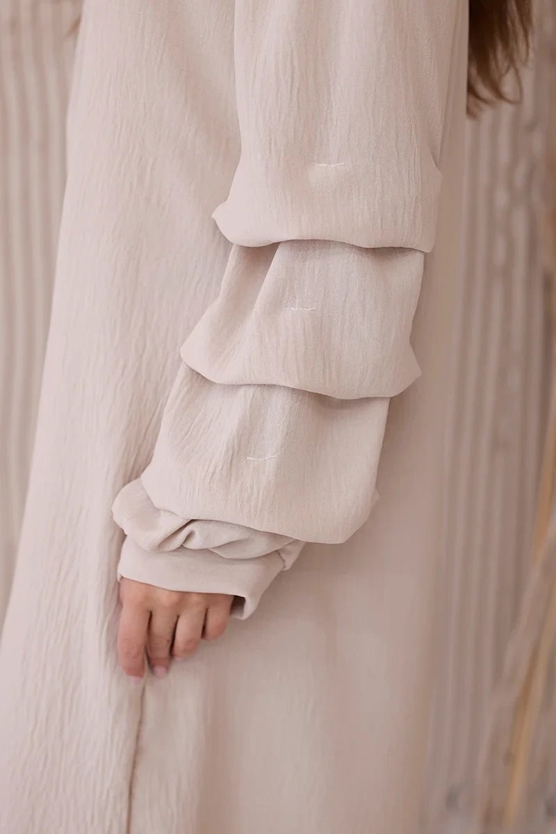 Spanish dress with decorative sleeves IT - 19 / – Beige цвет / color | Lexline Fashion