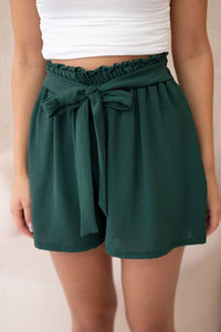 Shorts with viscose tied at the waist IT - 39 / – Dark || green цвет / color | Lexline Fashion