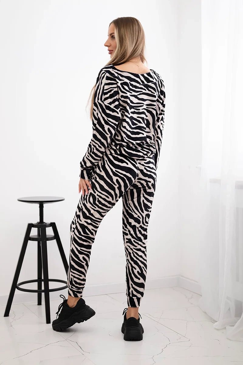 Velour set of Sweatshirt and Pants 9406 / – Black || White цвет / color | Lexline Fashion