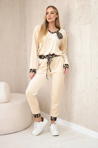 Velour set with a decorative brooch ART9130 / – Light || Beige цвет / color | Lexline Fashion