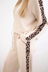 Viscose set with leopard stripes 7115 / – Beige цвет / color | Lexline Fashion
