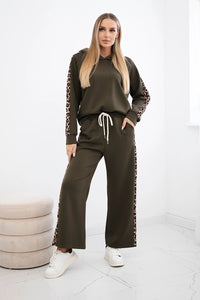 Viscose set with leopard stripes 7115 / – Khaki цвет / color | Lexline Fashion