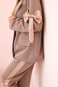 Women's set with viscose – blazer with lapels and trousers with a piping ART0219 / – Beige цвет / color | Lexline Fashion