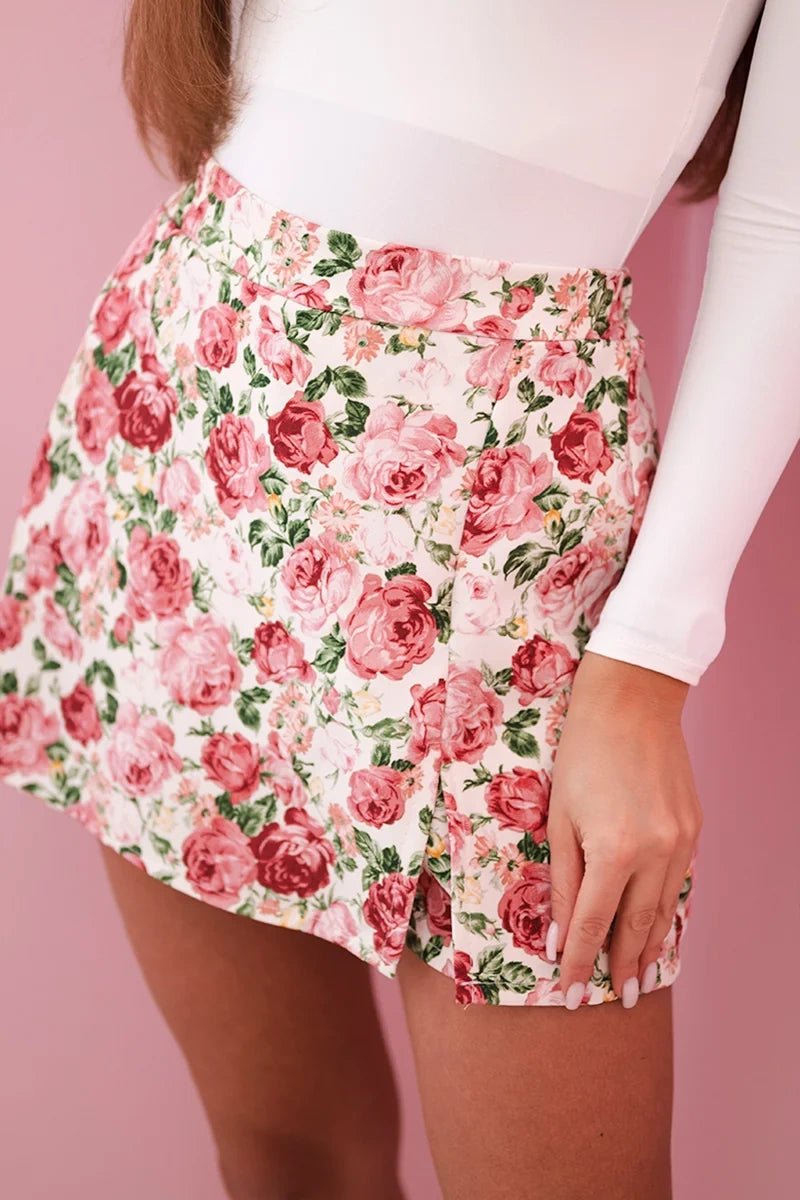 Women's skirt - shorts with flowers ART22716 / – Beige цвет / color | Lexline Fashion